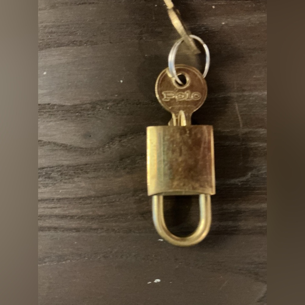 Vintage POLO RALPH LAUREN Gold Toned Padlock with Polo Logo Two Keys Collectible - Picture 3 of 6
